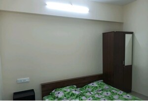 Room in 1.5 BHK Apartment at Dosti Oak, Kolshet Industrial Area – for Sale