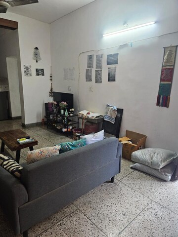 Living Room in 6 BHK Villa at Civil Lines – for Sale