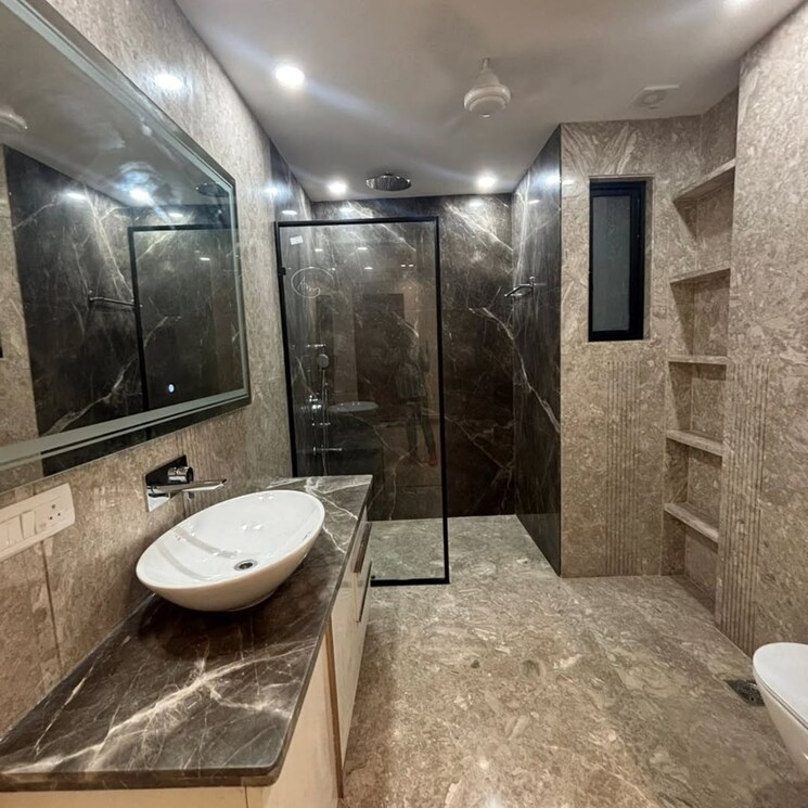 Bathroom, civil lines 6+ Bedroom 950 Sq.Yd. Villa In Civil Lines Delhi 9224639