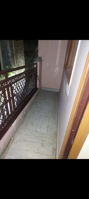 Balcony in 1 BHK Builder Floor at Mayur Vihar Phase 1 Extension – for Rent