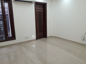 Room in 3 BHK Builder Floor at Greater Kailash Part 3 – for Rent
