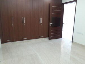 Room in 3 BHK Builder Floor at Greater Kailash Part 3 – for Rent