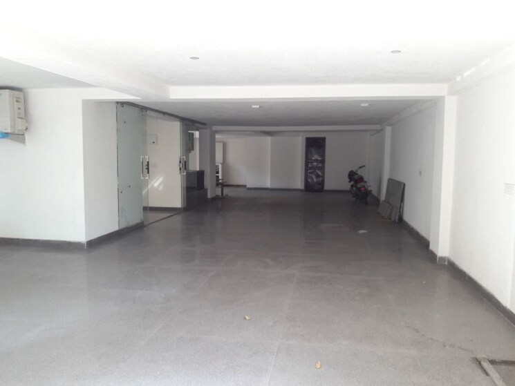  Parking, greater kailash part 3 3 Bedroom 1850 Sq.Ft. Builder Floor In Greater Kailash Part 3 Delhi 9224661