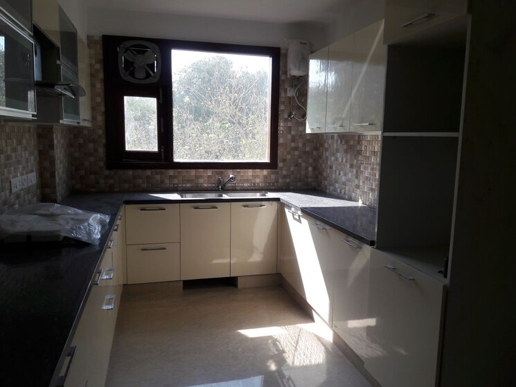 Kitchen, greater kailash part 3 3 Bedroom 1850 Sq.Ft. Builder Floor In Greater Kailash Part 3 Delhi 9224661