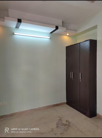 Room in 3 BHK Builder Floor at Sector 45 – for Sale