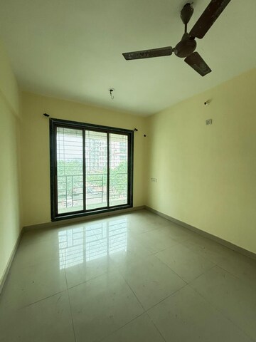 Room in 3 BHK Apartment at Om Paradise Nerul, Nerul Sector 50e – for Rent