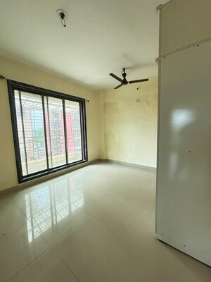 Room in 3 BHK Apartment at Om Paradise Nerul, Nerul Sector 50e – for Rent