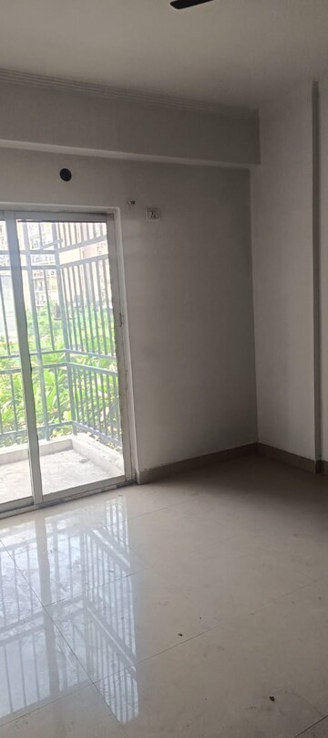 Room in 2.5 BHK Apartment at Gardenia Gateway, Sector 75 – for Rent