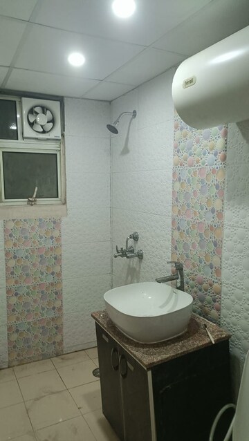 Bathroom in 2.5 BHK Apartment at Gardenia Gateway, Sector 75 – for Rent