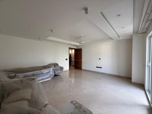 Room in 4 BHK Builder Floor at Safdarjung Enclave – for Sale