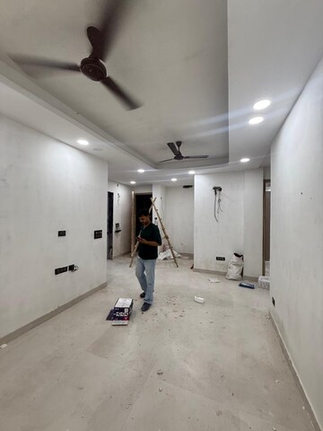 Bedroom in 3 BHK Builder Floor at Green Park – for Sale