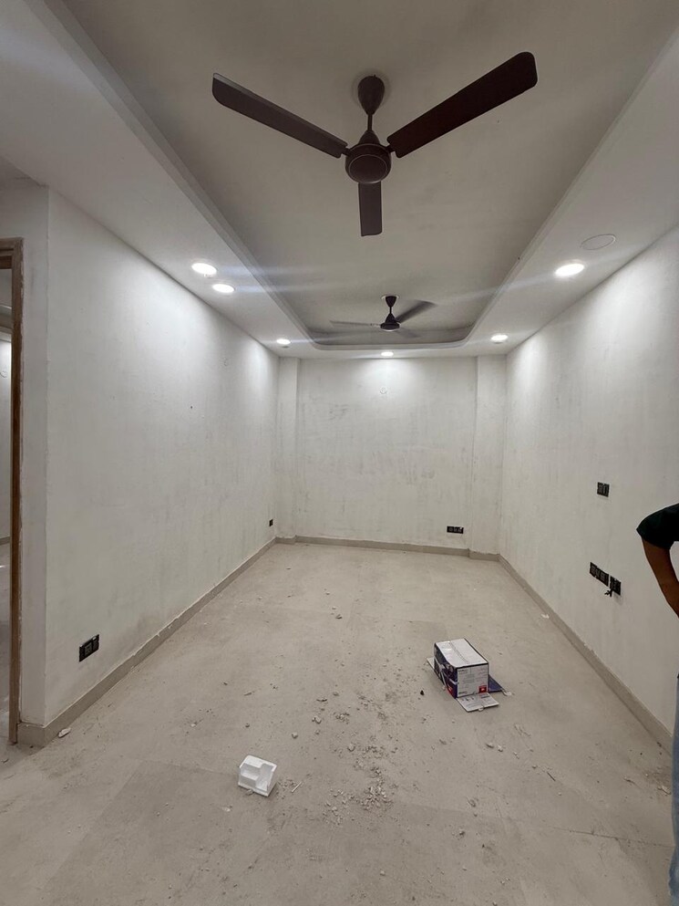 Room, green park 3 Bedroom 125 Sq.Yd. Builder Floor In Green Park Delhi 9224731