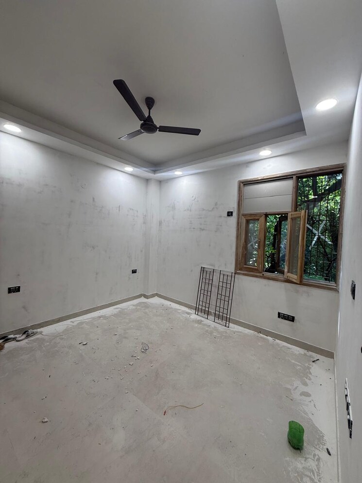 Room, green park 3 Bedroom 125 Sq.Yd. Builder Floor In Green Park Delhi 9224731