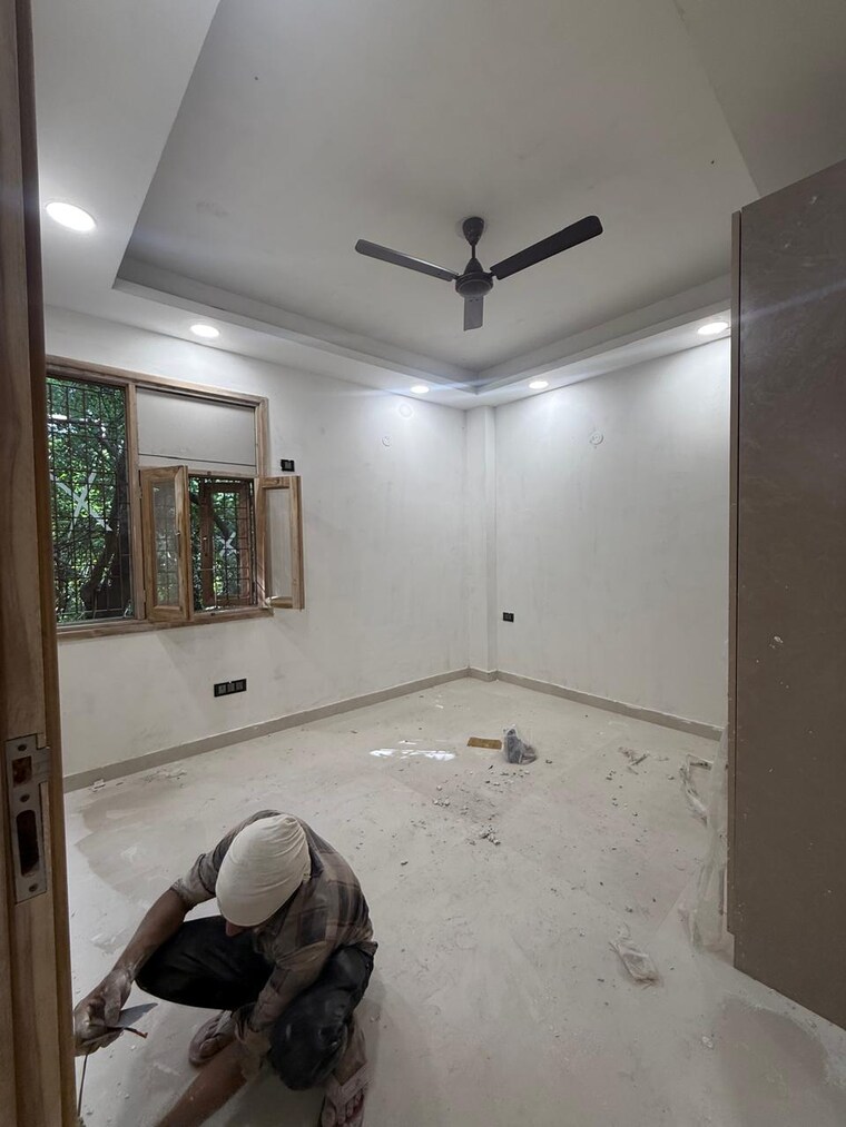 Room, green park 3 Bedroom 125 Sq.Yd. Builder Floor In Green Park Delhi 9224731