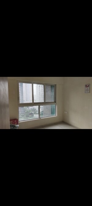 Room in 2 BHK Apartment at The Wadhwa Atmosphere, Mulund West – for Rent