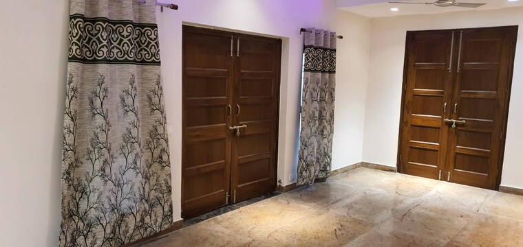 Room, rwa-apartments-sector-92 6+ Bedroom 4000 Sq.Ft. Villa In Sector 92 Noida 9224773