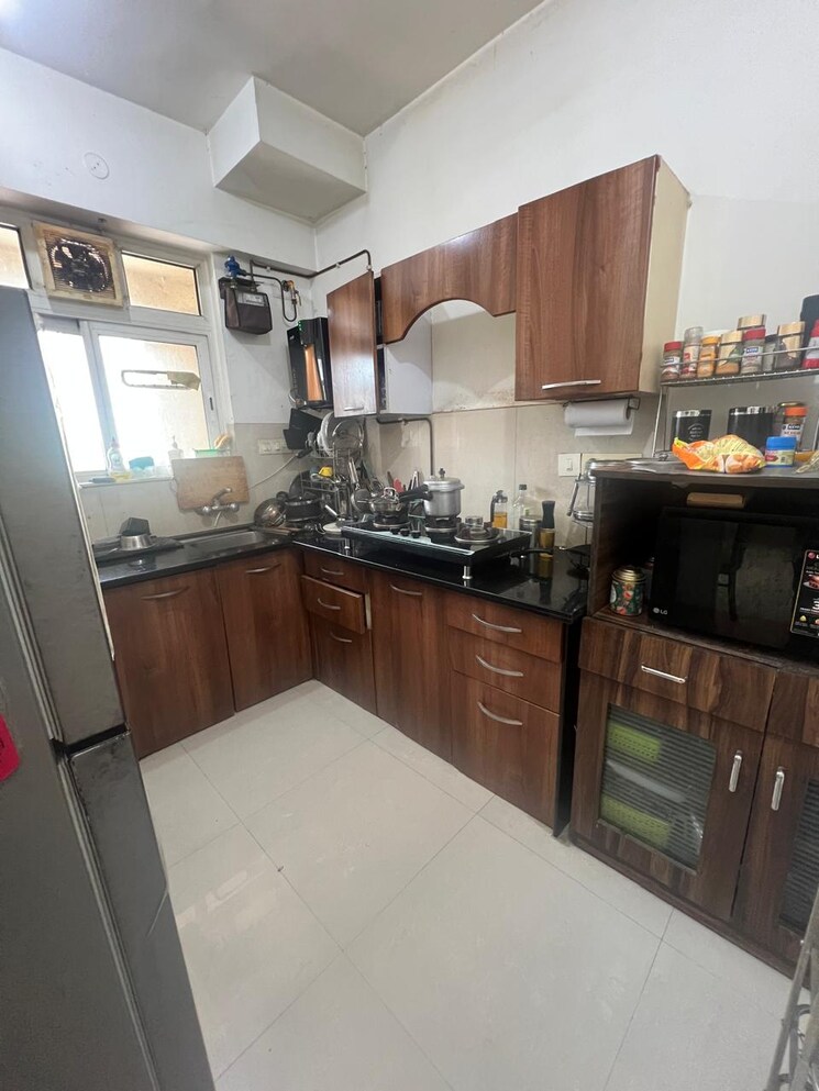 Kitchen, hiranandani-meadows 2.5 Bedroom 1000 Sq.Ft. Apartment In Manpada Thane 9224777