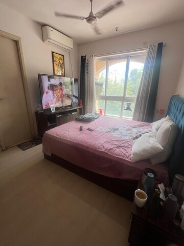 Bedroom in 2.5 BHK Apartment at Hiranandani Meadows, Manpada – for Rent
