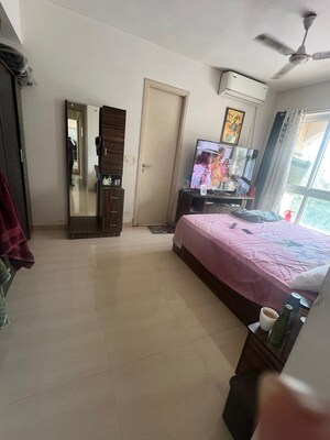Living Room in 2.5 BHK Apartment at Hiranandani Meadows, Manpada – for Rent