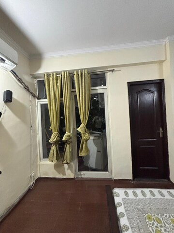 Furnished Amenities in 2 BHK Apartment at Gardenia Glory, Sector 46 – for Rent