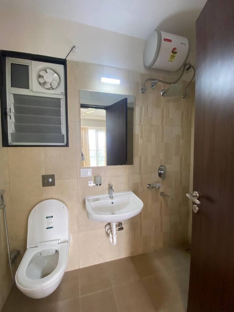 Bathroom, vj-yashone-infinitee 2 Bedroom 618 Sq.Ft. Apartment In Tathawade Pune 9224798