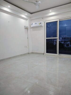 Room in 3.5 BHK Builder Floor at DLF Gardencity Enclave, Sector 93 – for Rent