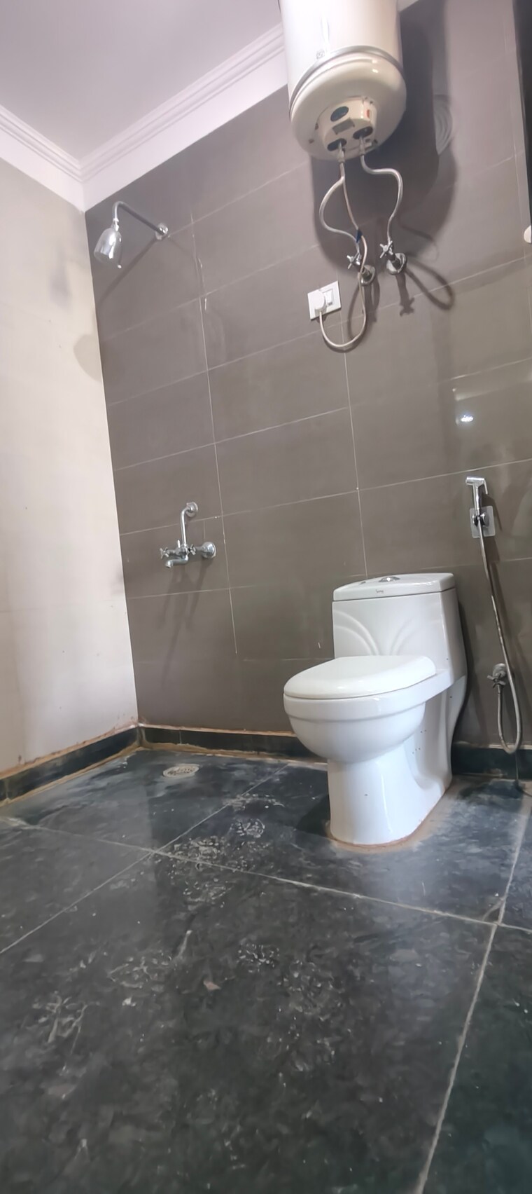 Attached Bathroom, chattarpur 3 Bedroom 1350 Sq.Ft. Builder Floor In Chattarpur Delhi 9224807