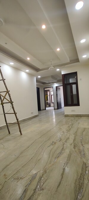 Room in 3 BHK Builder Floor at Chattarpur – for Rent