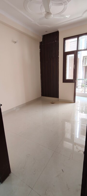 Room in 1 BHK Builder Floor at Chattarpur – for Rent