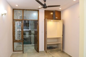 Room in 2 BHK Builder Floor at Chittaranjan Park – for Rent