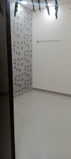 Room in 3 BHK Builder Floor at Govindpuri – for Rent