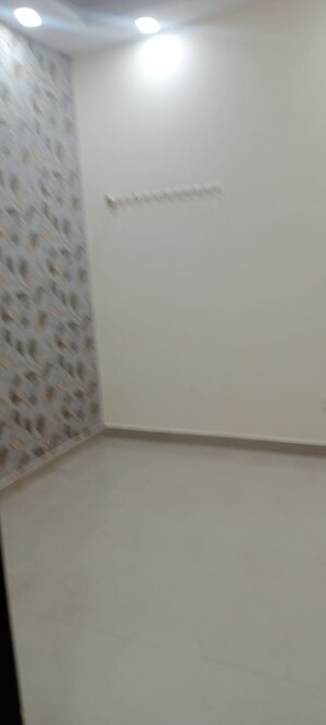 Room in 3 BHK Builder Floor at Govindpuri – for Rent