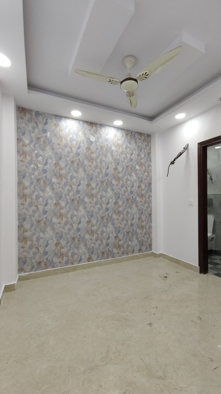 Room, govindpuri 3 Bedroom 910 Sq.Ft. Builder Floor In Govindpuri Delhi 9224837