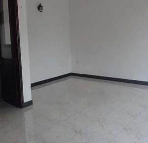 Room in 3 BHK Builder Floor at New Friends Colony – for Rent