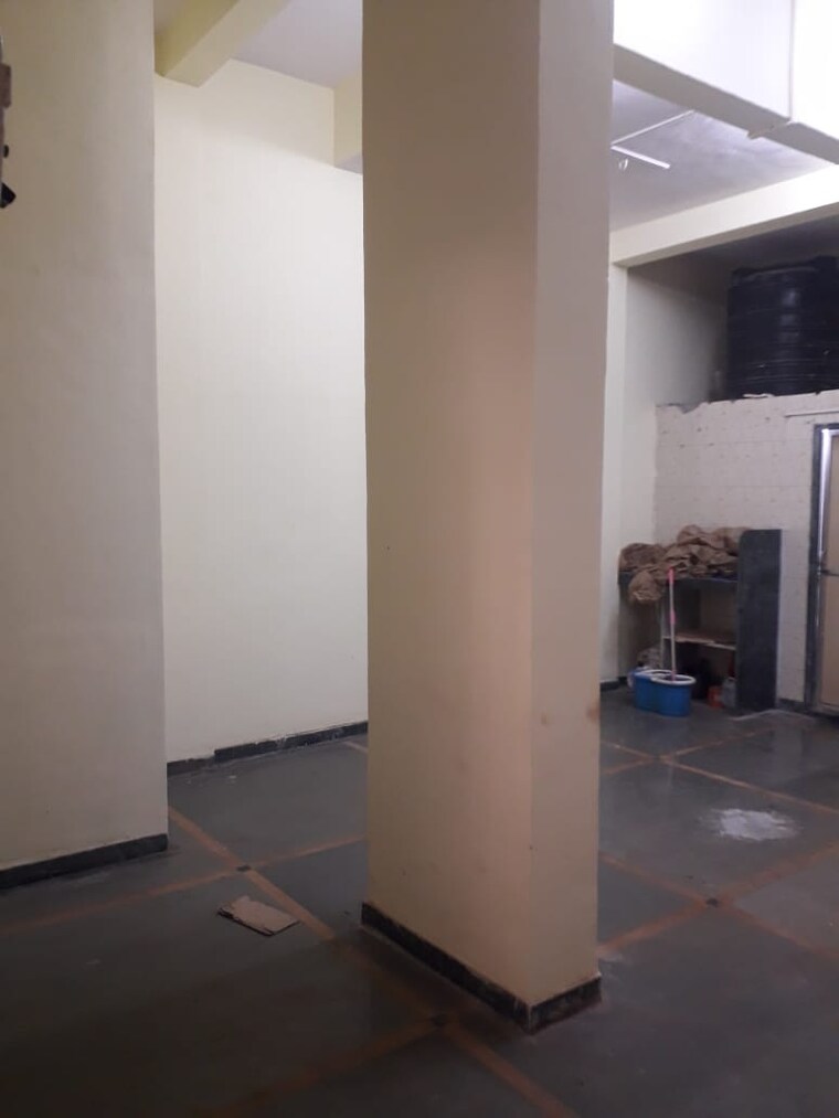 Room, siddhivinayak-nivara Commercial Office Space 300 Sq.Ft. In Lower Parel Mumbai 9224972