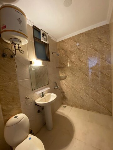Bathroom in 3 BHK Builder Floor at Tulip Mall, Sector 46 – for Rent