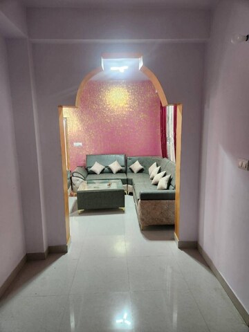 Building Lobby in 2.5 BHK Builder Floor at RWA Tomar Colony, Mukundpur – for Sale