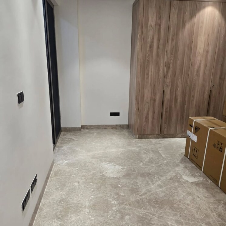 Room, outram lines 3 Bedroom 150 Sq.Yd. Builder Floor In Outram Lines Delhi 9225008