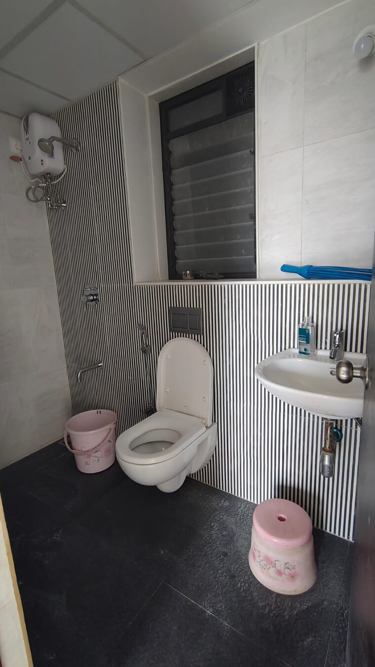Bathroom, lodha-palava-downtown-dombivli-east 2 Bedroom 580 Sq.Ft. Apartment In Dombivli East Thane 9225024