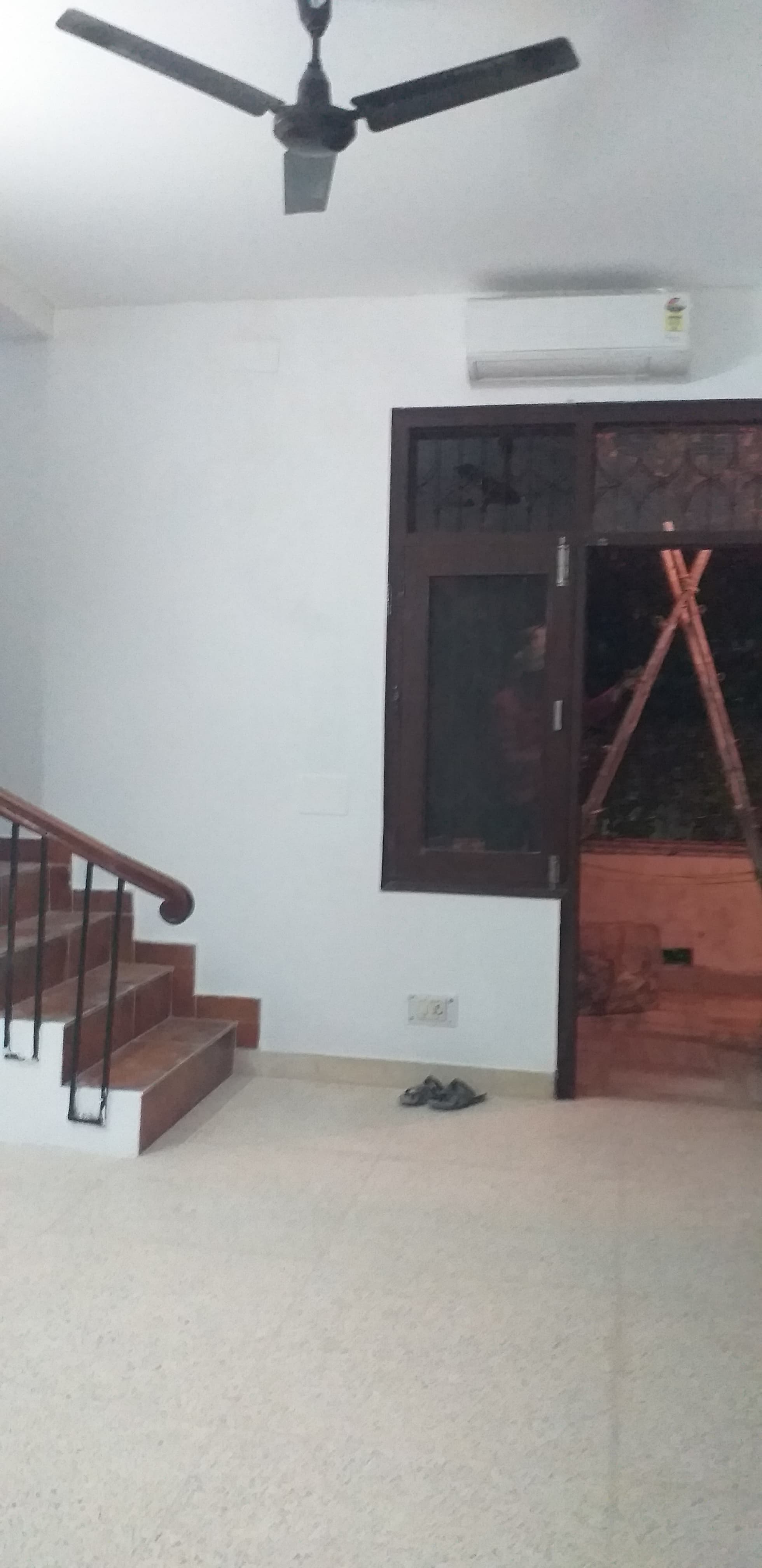 2 BHK Builder Floor For Rent in Sarvapriya Vihar