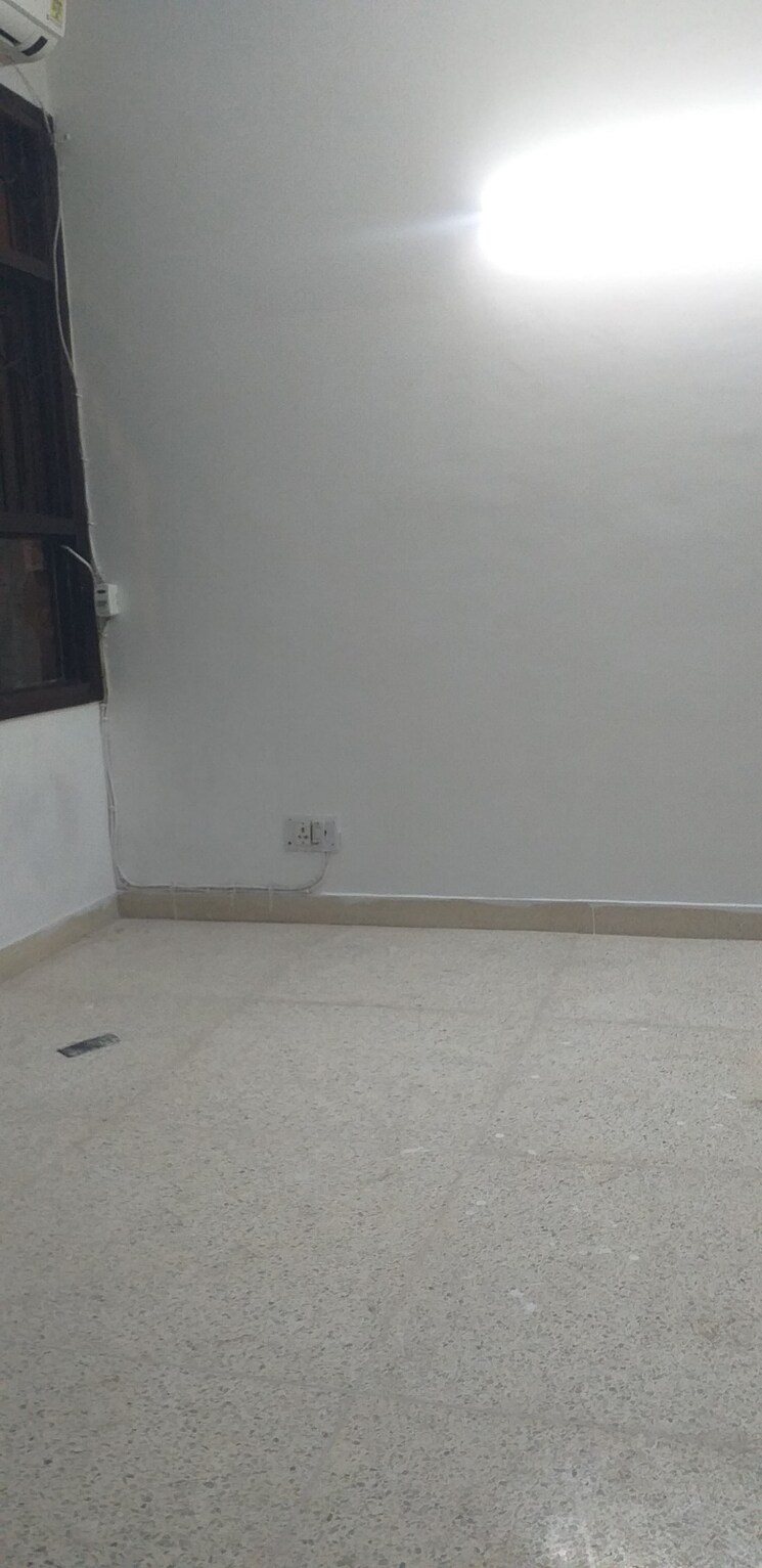 Room, sarvapriya vihar 2 Bedroom 1000 Sq.Ft. Builder Floor In Sarvapriya Vihar Delhi 9225021