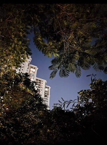 Master Bedroom in 2 BHK Apartment at DLF Regency Park I, Dlf Phase iv – for Sale