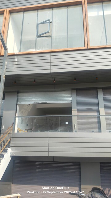 Showroom For Sale in Dhakoli