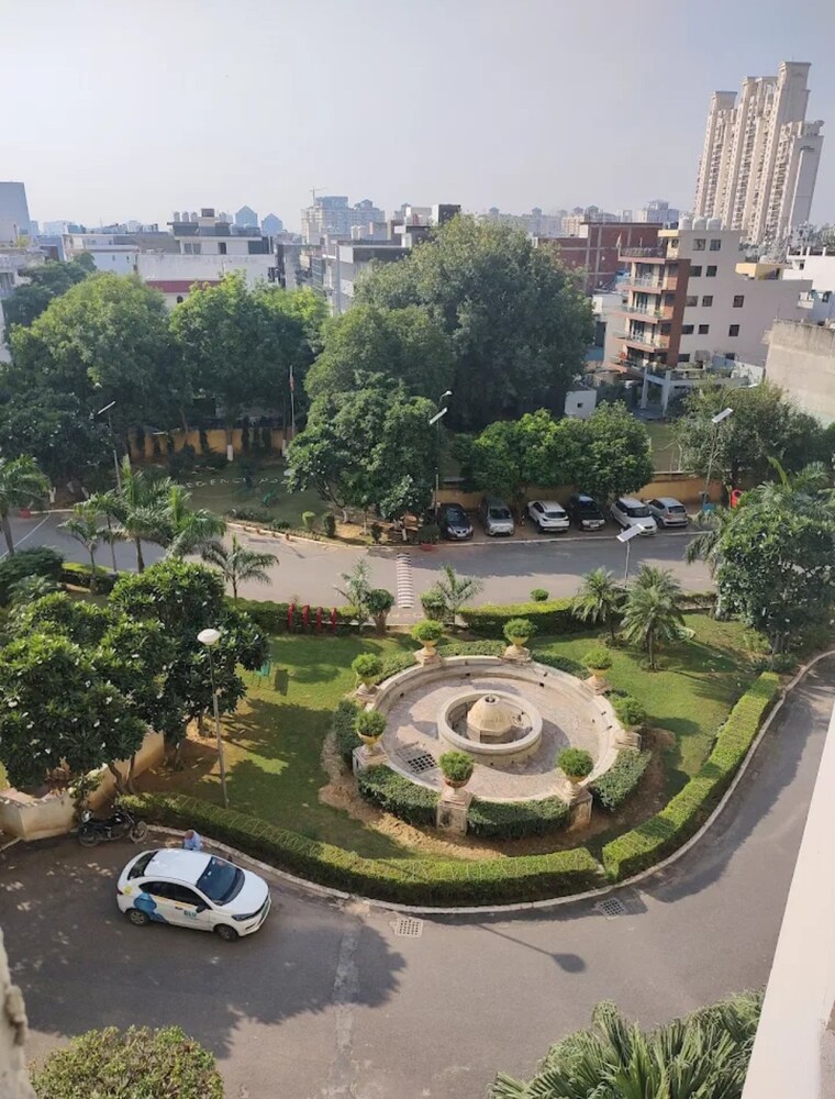 Exterior View, dlf-regency-park-i 3 Bedroom 1500 Sq.Ft. Apartment In Dlf Phase iv Gurgaon 9225039