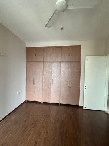 Room in 2 BHK Apartment at Ireo Victory Valley, Sector 67 – for Sale