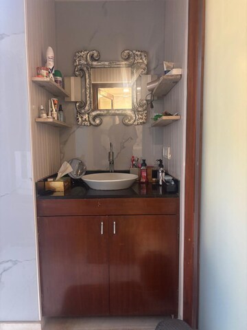 1 BHK Apartment at Bandra West – for Rent