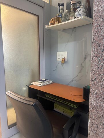 Furnished Amenities in 1 BHK Apartment at Bandra West – for Rent