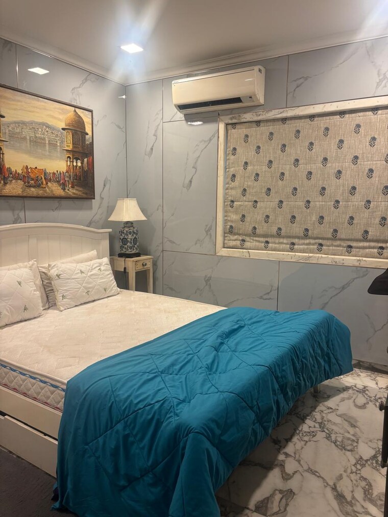 Bedroom, bandra west 1 Bedroom 400 Sq.Ft. Apartment In Bandra West Mumbai 9225069