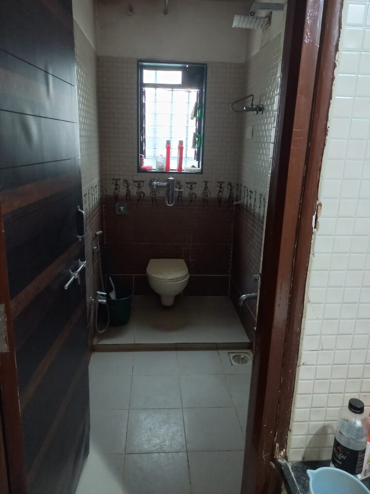 Attached Bathroom, kumar-parisar 2 Bedroom 1325 Sq.Ft. Apartment In Kothrud Pune 9225082