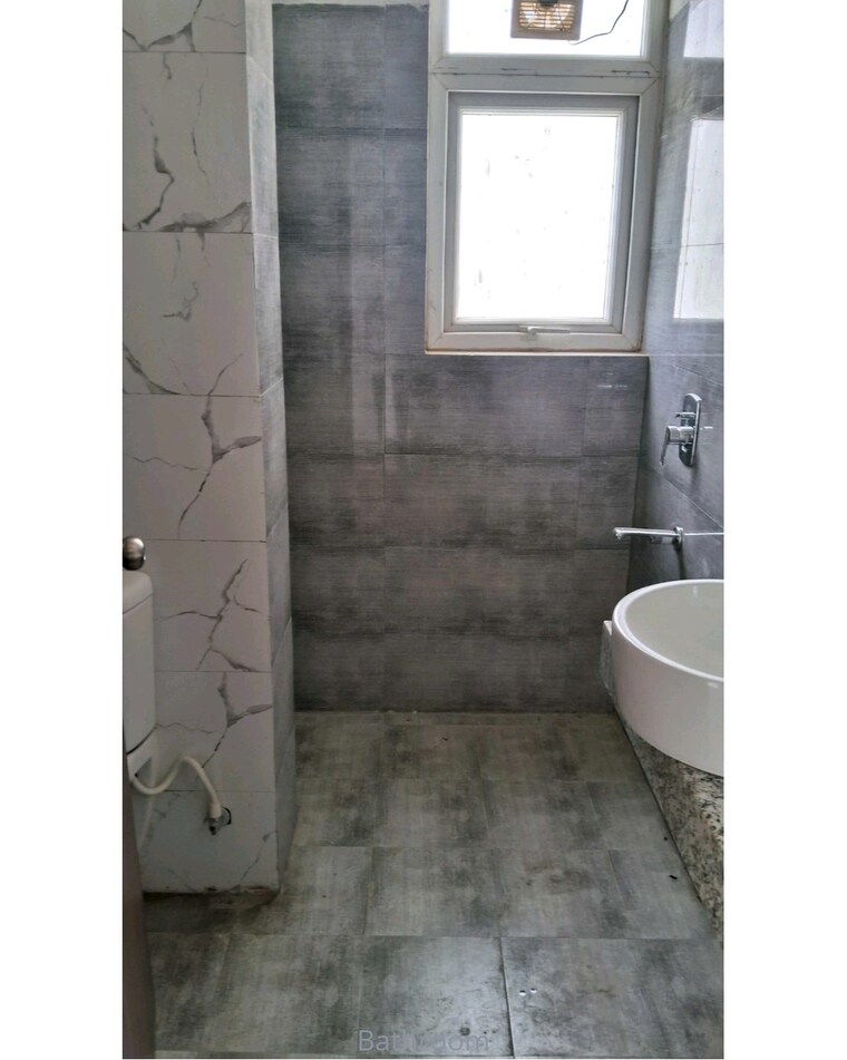 Bathroom, umang-winter-hills 3 Bedroom 2077 Sq.Ft. Apartment In Sector 77 Gurgaon 9225093